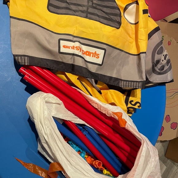 Antsy Pants Build and play School Bus Kit - Picture 3 of 3